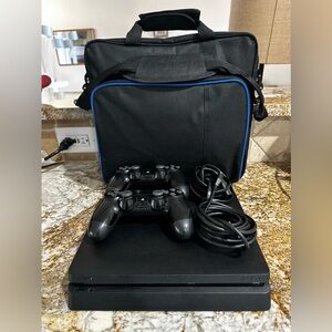 Sony PS4 in excellent condition
